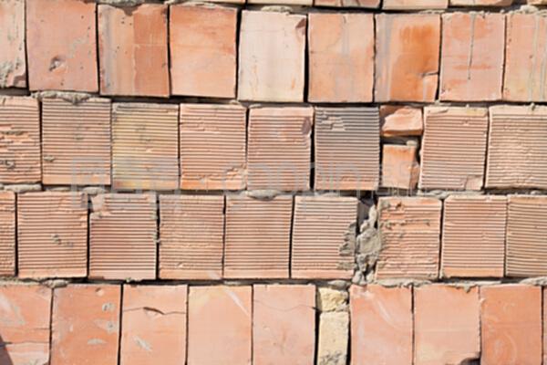 磚瓦 一部沉靜的建筑史詩